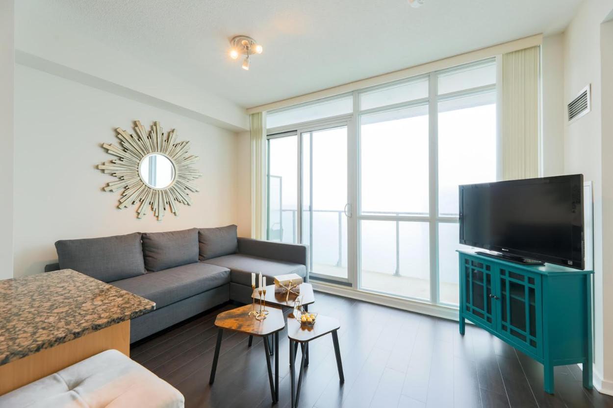 Skyline Elegance Condo Торонто Экстерьер фото