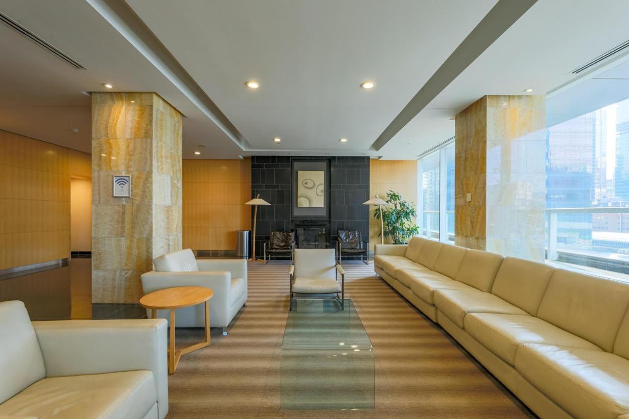 Skyline Elegance Condo Торонто Экстерьер фото