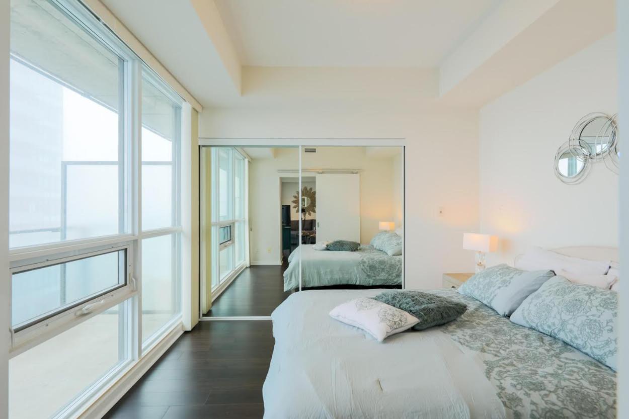 Skyline Elegance Condo Торонто Экстерьер фото